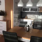 Apartment Downtown In The Heart Of The New Center, 4 Persons, Parking