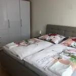 Apartment Downtown In The Heart Of The New Center, 4 Persons, Parking