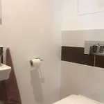 Downtown In The Heart Of The New Center, 4 Persons, Parking Apartment *