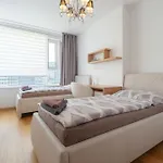 Downtown In The Heart Of The New Center, 4 Persons, Parking