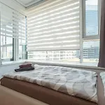 Downtown In The Heart Of The New Center, 4 Persons, Parking Apartment