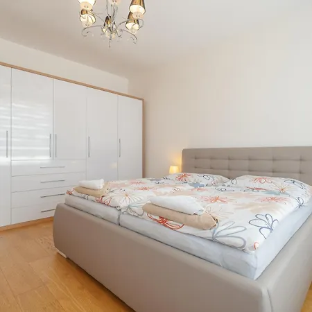 Downtown In The Heart Of The New Center, 4 Persons, Parking * Bratislava
