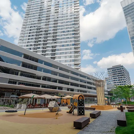 شقة Downtown In The Heart Of The New Center, 4 Persons, Parking *