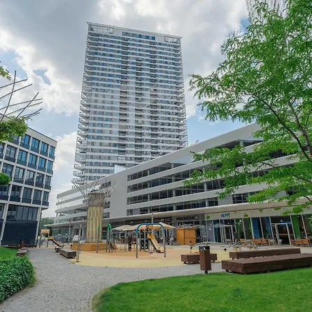 Downtown In The Heart Of The New Center, 4 Persons, Parking * براتسيلافا