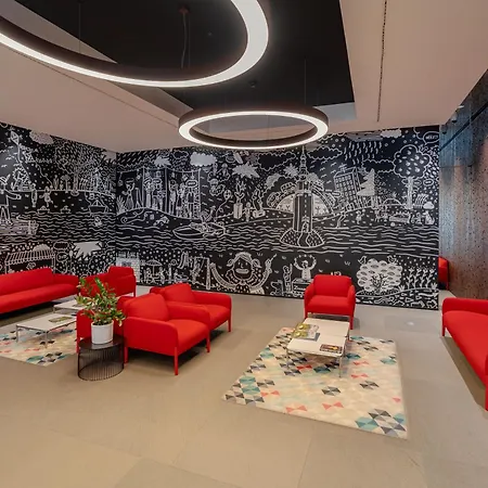 Downtown In The Heart Of The New Center, 4 Persons, Parking شقة