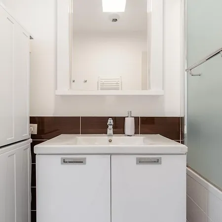 Downtown In The Heart Of The New Center, 4 Persons, Parking * Μπρατισλάβα