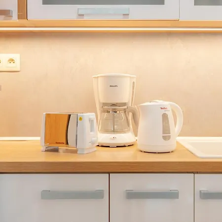 Downtown In The Heart Of The New Center, 4 Persons, Parking