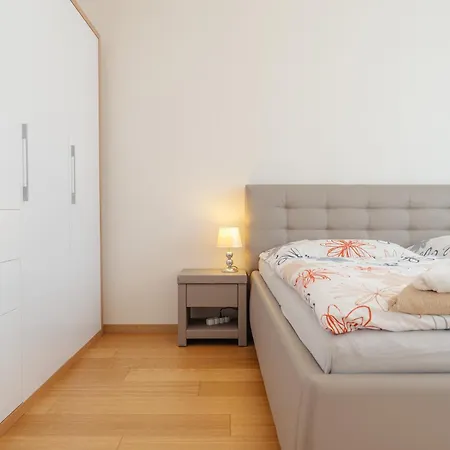 شقة Downtown In The Heart Of The New Center, 4 Persons, Parking *