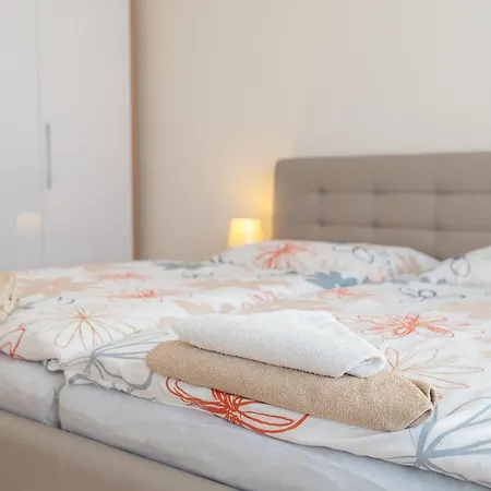 Appartement Downtown In The Heart Of The New Center, 4 Persons, Parking *