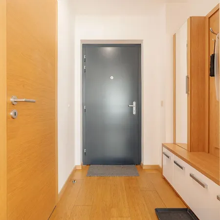 Downtown In The Heart Of The New Center, 4 Persons, Parking Appartement Bratislava