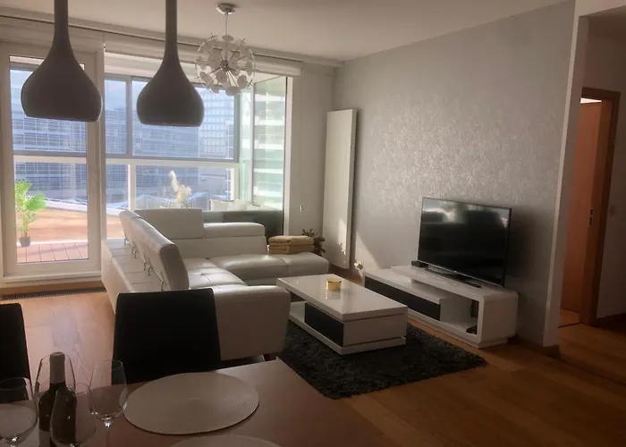 Appartement Downtown In The Heart Of The New Center, 4 Persons, Parking Bratislava
