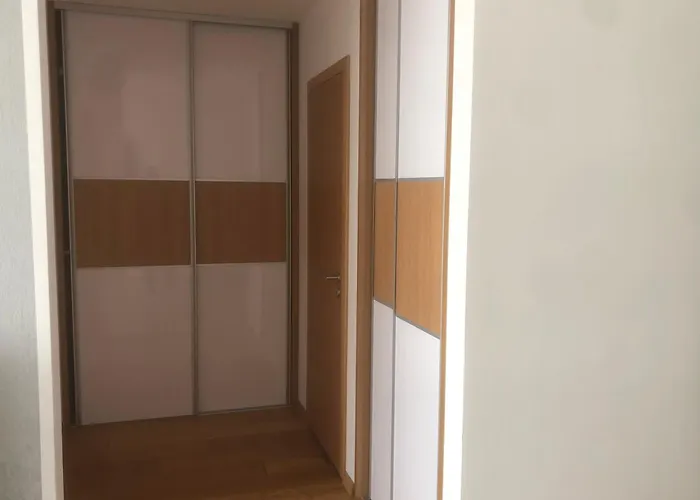 Downtown In The Heart Of The New Center, 4 Persons, Parking