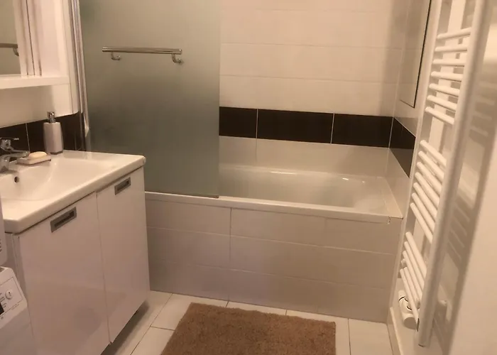 Downtown In The Heart Of The New Center, 4 Persons, Parking Apartmán *