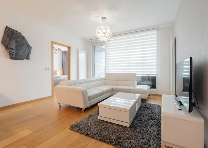 Appartement Downtown In The Heart Of The New Center, 4 Persons, Parking