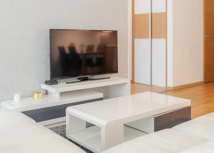 Downtown In The Heart Of The New Center, 4 Persons, Parking Apartmán *