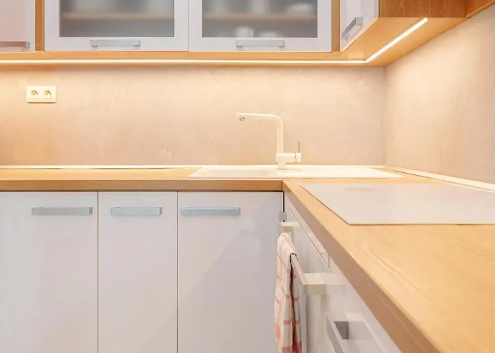 Downtown In The Heart Of The New Center, 4 Persons, Parking Bratislava