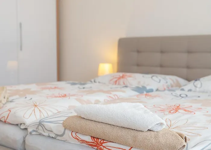 Apartmán Downtown In The Heart Of The New Center, 4 Persons, Parking *