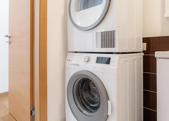 Appartement Downtown In The Heart Of The New Center, 4 Persons, Parking Bratislava