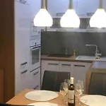 Apartmán Downtown In The Heart Of The New Center, 4 Persons, Parking *