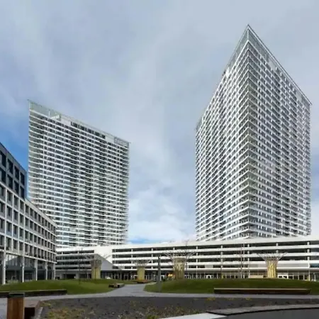 Apartmán Downtown In The Heart Of The New Center, 4 Persons, Parking *