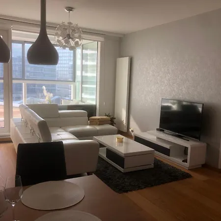 Daire Downtown In The Heart Of The New Center, 4 Persons, Parking Bratislava