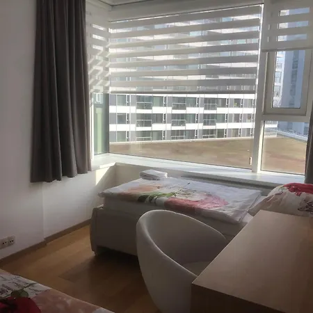 Downtown In The Heart Of The New Center, 4 Persons, Parking Apartmán *