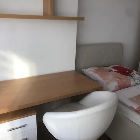 Apartmán Downtown In The Heart Of The New Center, 4 Persons, Parking *