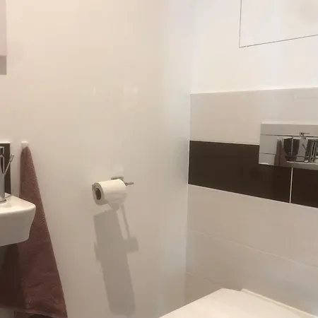Downtown In The Heart Of The New Center, 4 Persons, Parking Apartmán *