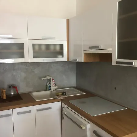 Downtown In The Heart Of The New Center, 4 Persons, Parking Daire Bratislava