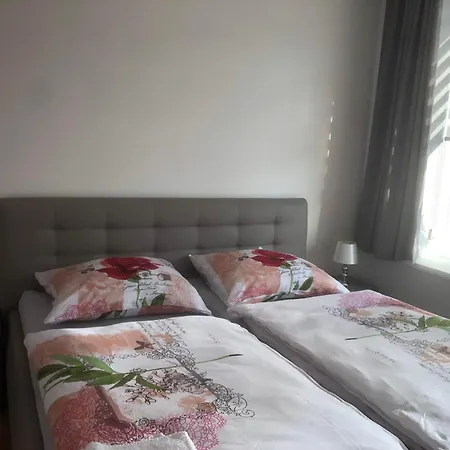 Downtown In The Heart Of The New Center, 4 Persons, Parking Apartmán *