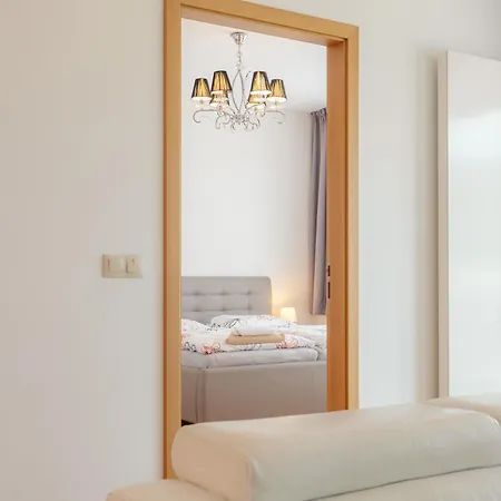 Daire Downtown In The Heart Of The New Center, 4 Persons, Parking *