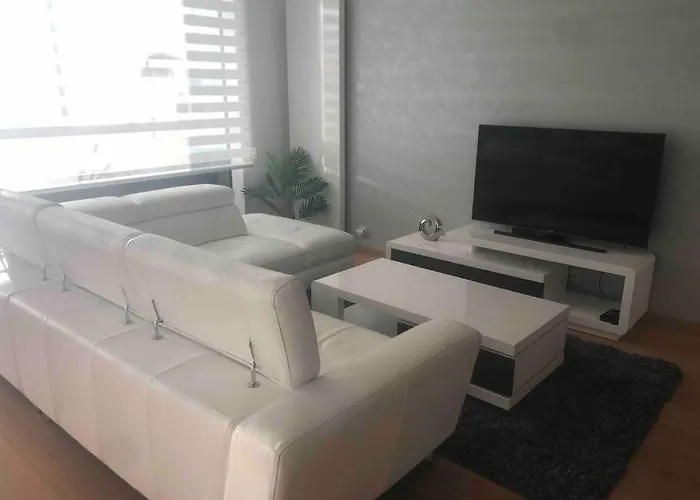 Apartman Downtown In The Heart Of The New Center, 4 Persons, Parking Pozsony