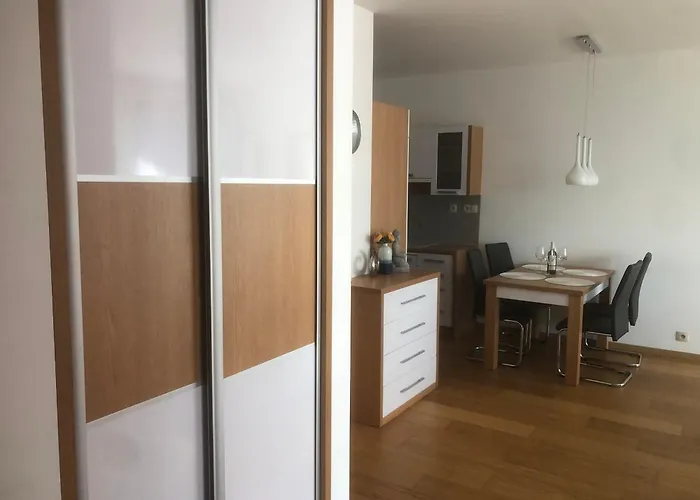 Apartman Downtown In The Heart Of The New Center, 4 Persons, Parking