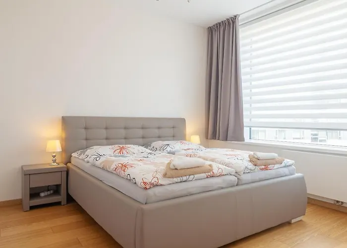 Apartman Downtown In The Heart Of The New Center, 4 Persons, Parking